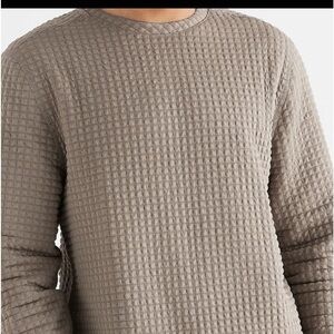 Large Quilted Nobull pullover